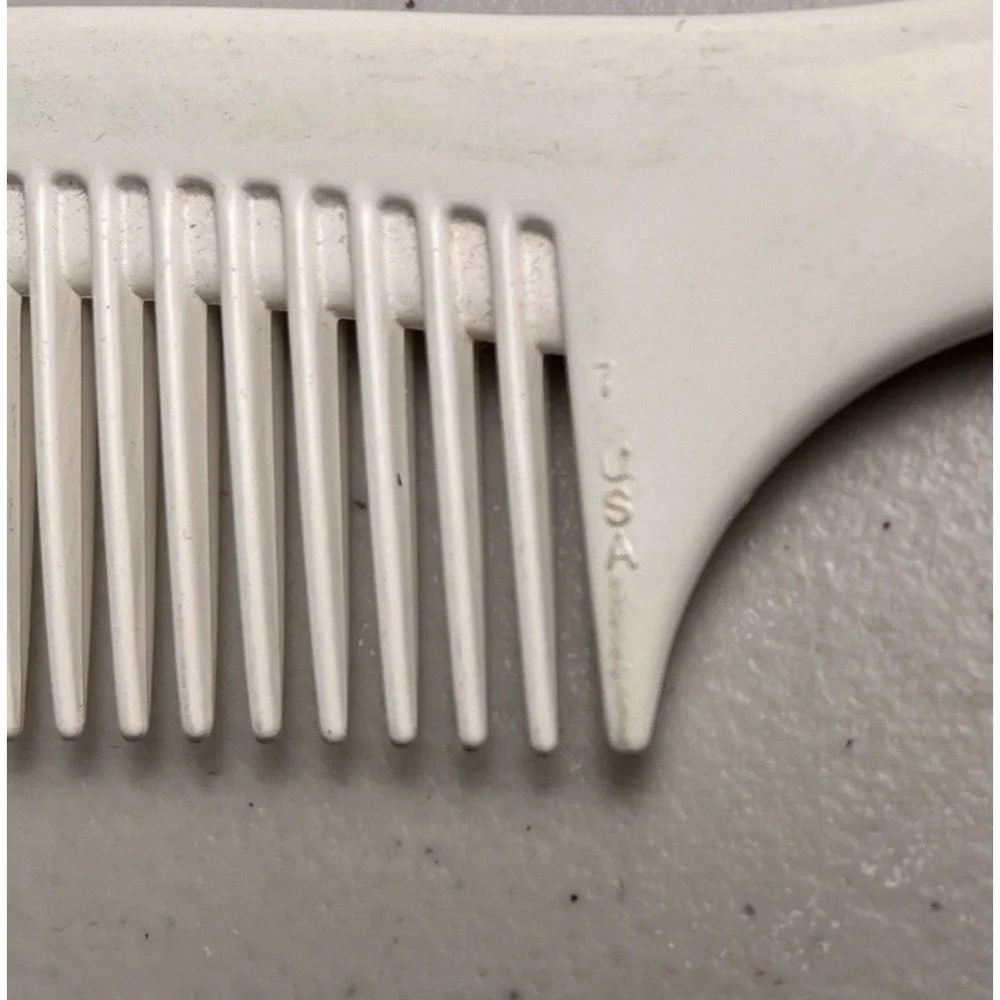 Vintage Clinique Hair Comb Wide Tooth Detangling White w/ Plastic Handle 9
